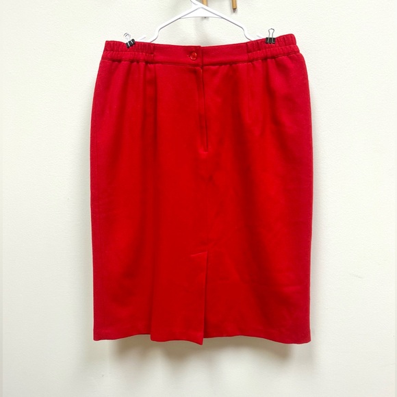 80s Vintage 🌹 Sag Harbor Cherry Red Wool Skirt - Picture 3 of 3